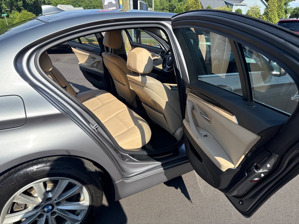 Used 2016 BMW 528i Sedan RWD image 12
