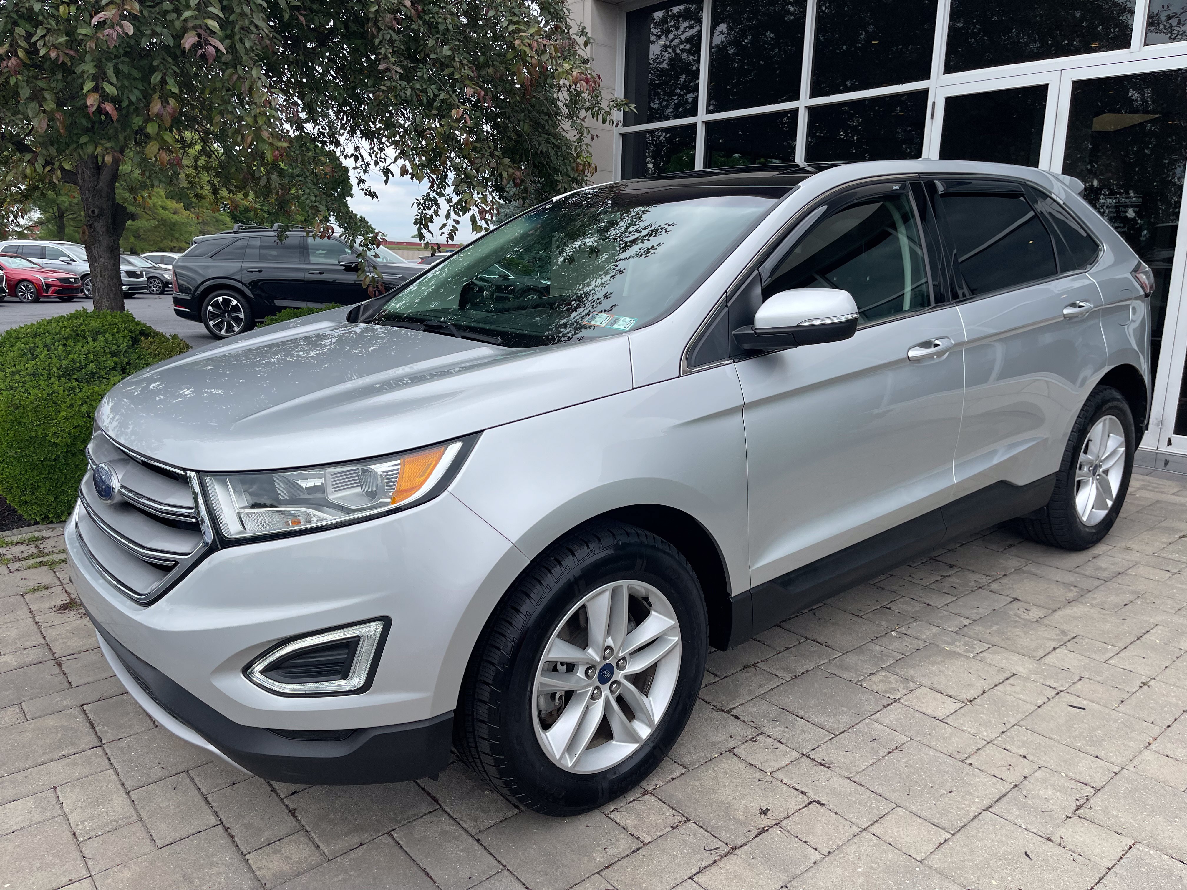 Used 2017 Ford Edge SEL w/ Equipment Group 201A AWD/4WD image 3