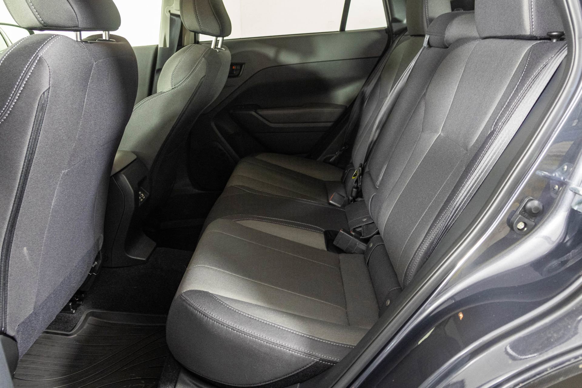 Used 2025 Subaru Crosstrek 2.0i Premium image 36