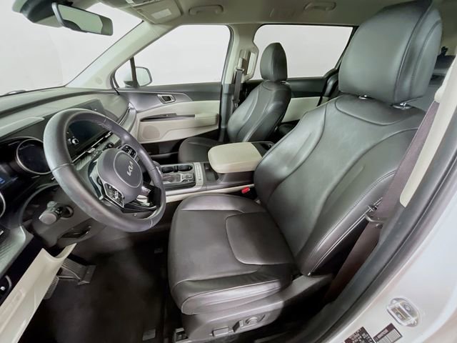 Used 2023 Kia Carnival LX image 21