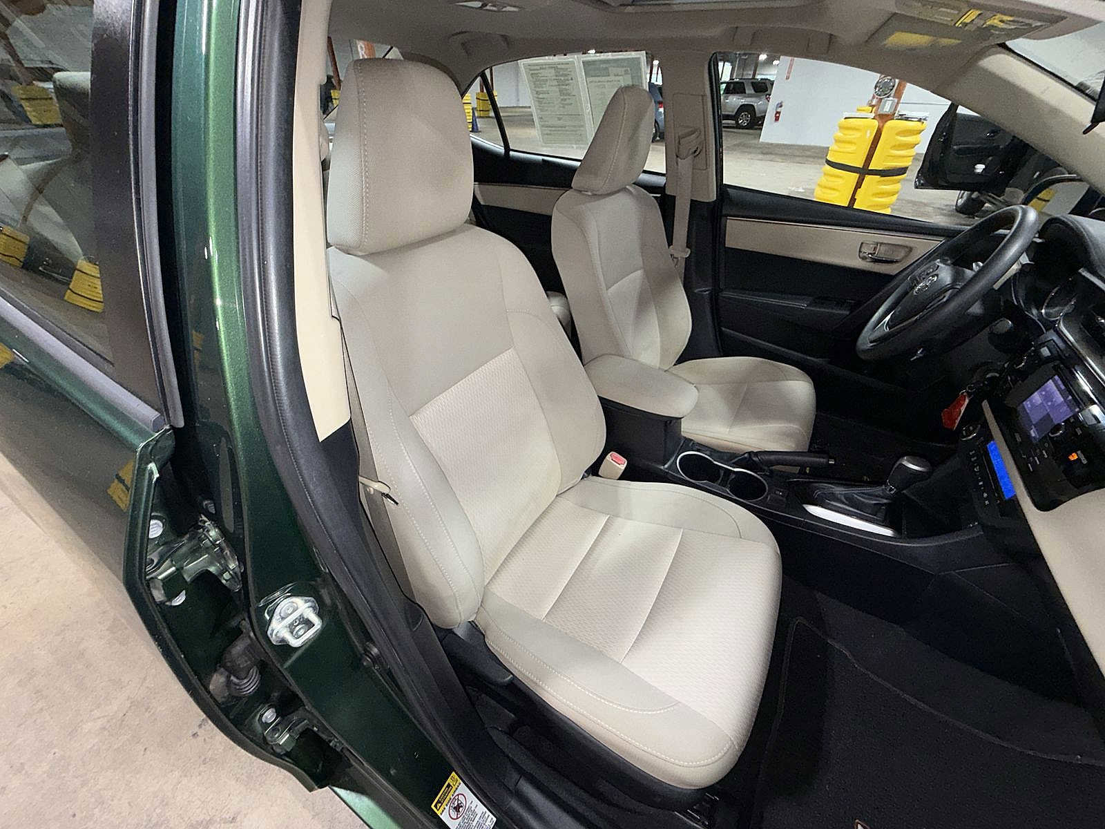 Used 2014 Toyota Corolla LE FWD image 15