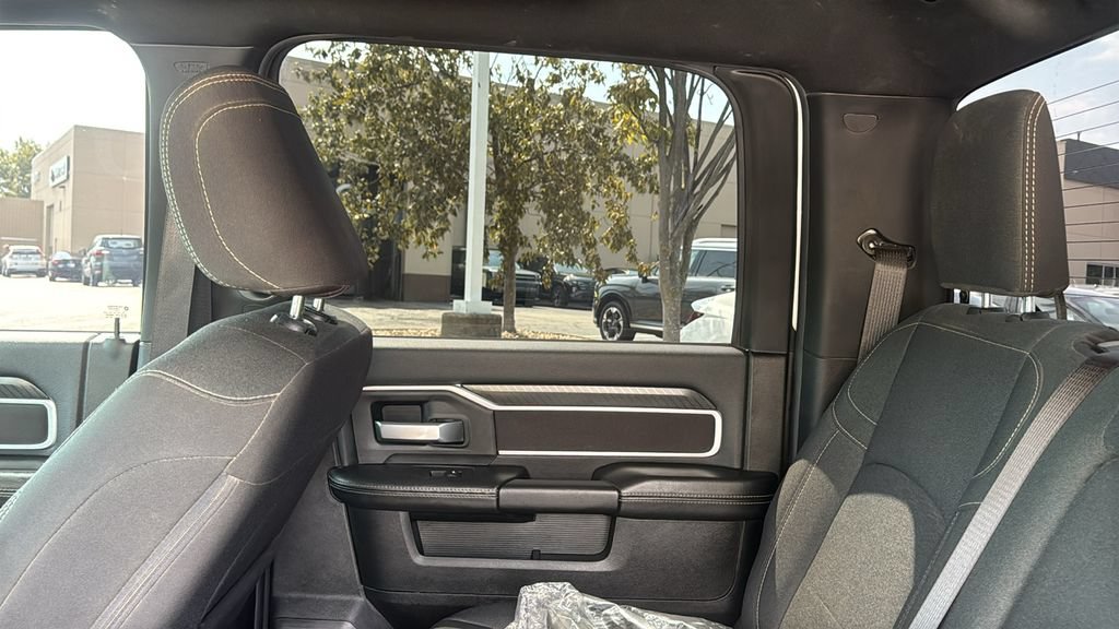 Used 2025 RAM 2500 Big Horn AWD/4WD image 31