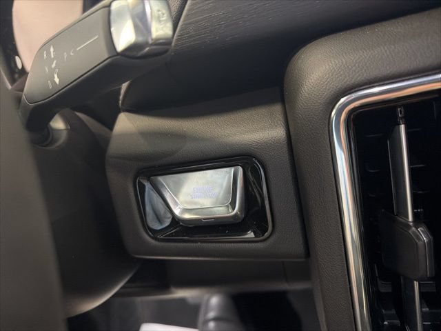 Used 2026 GMC Yukon XL Denali w/ Sun & Power Step Package AWD/4WD image 31
