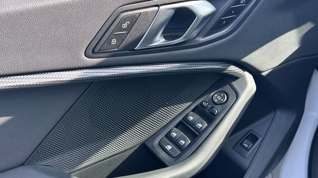 Used 2025 BMW X3 xDrive30i w/ Premium Package image 4