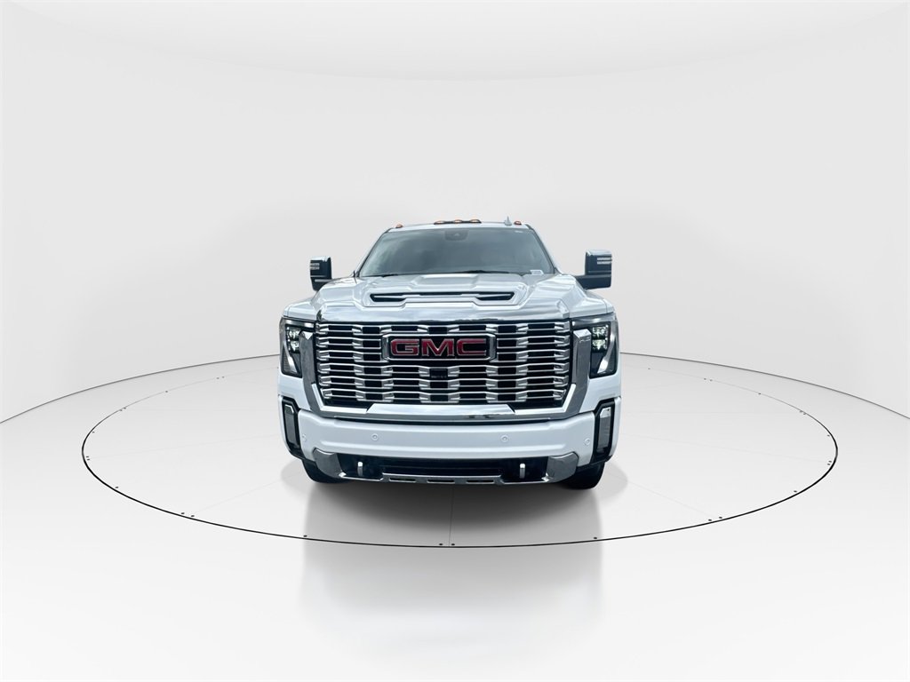 Used 2024 GMC Sierra 3500 Denali w/ Denali Reserve Package image 3