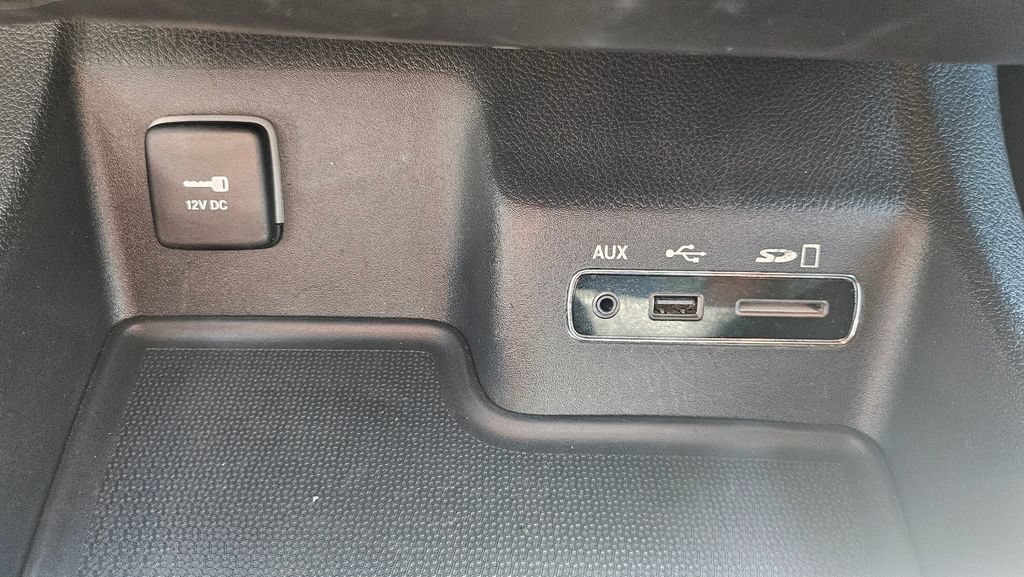 Used 2017 Dodge Durango SXT w/ 3rd Row Seating Group RWD image 37