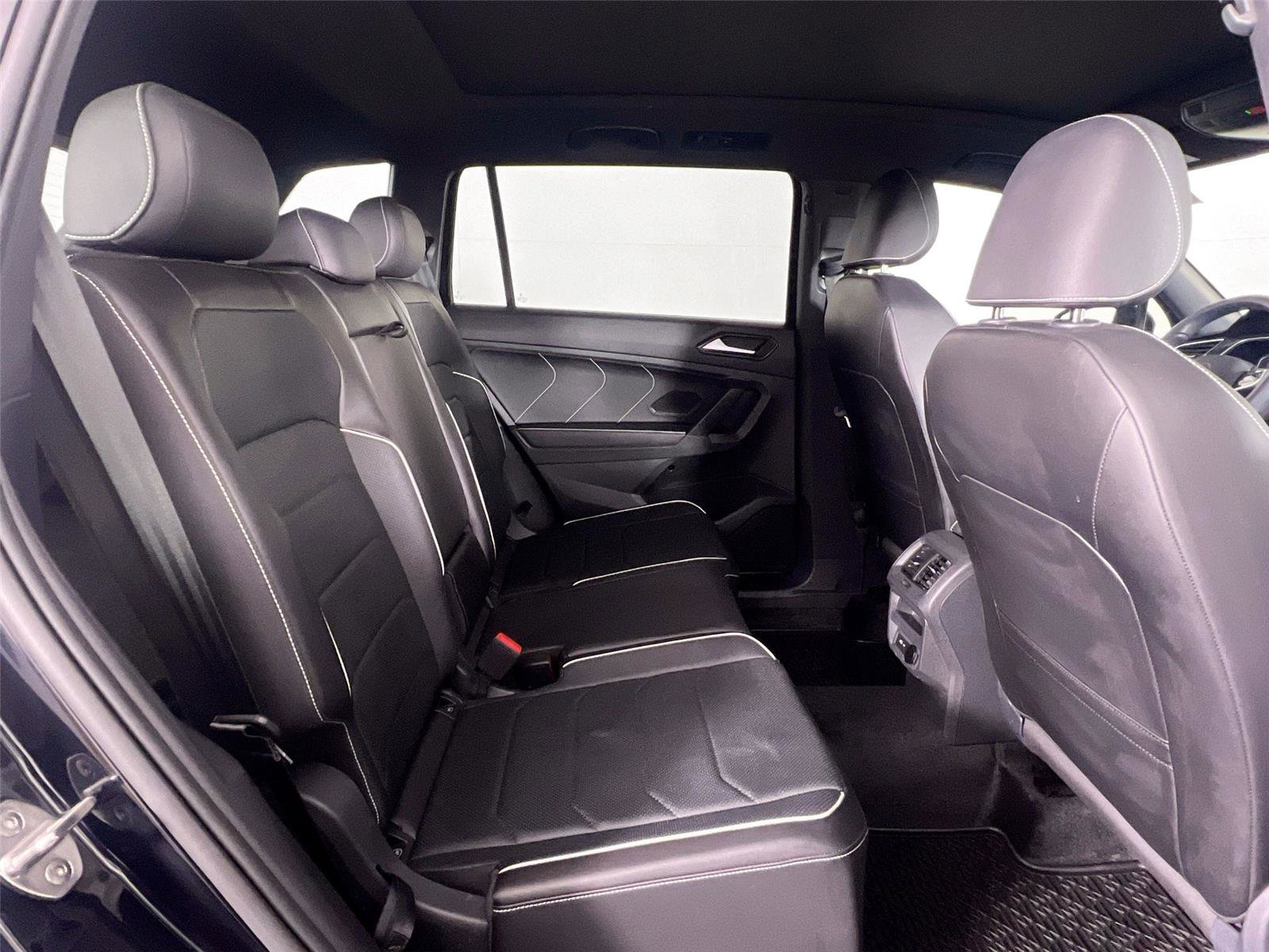 Used 2024 Volkswagen Tiguan SEL R-Line AWD/4WD image 24