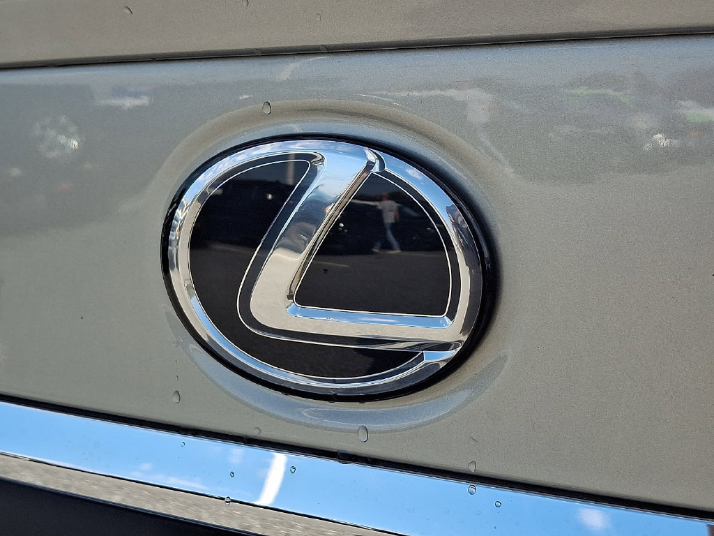 Used 2022 Lexus ES 250 w/ Premium Package AWD/4WD image 35