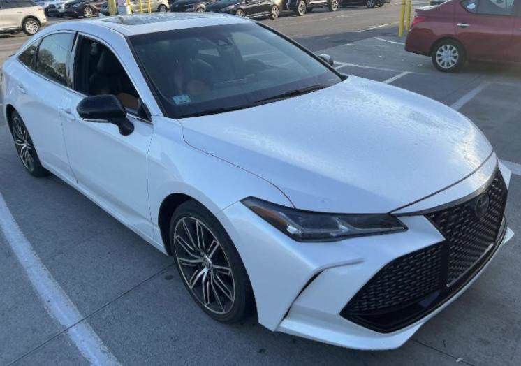 Used 2021 Toyota Avalon Touring w/ Advanced Safety Package image 3