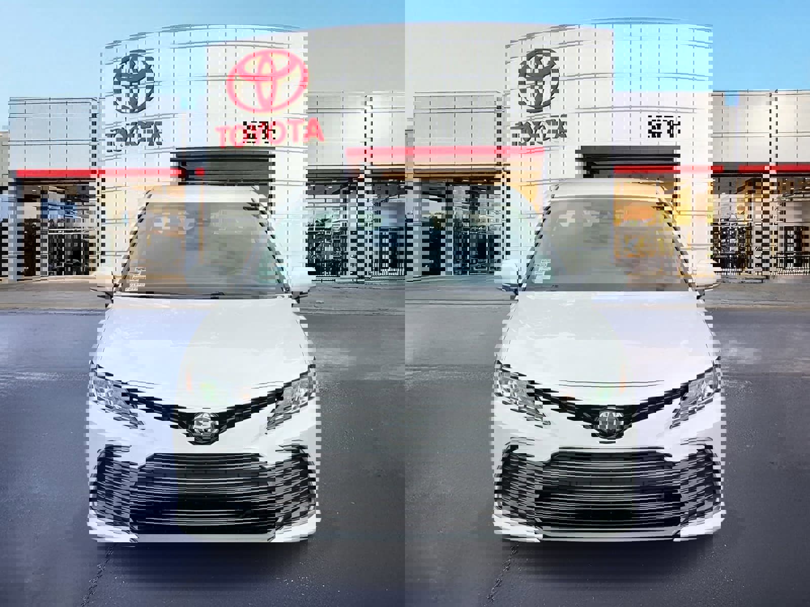 Used 2023 Toyota Camry LE image 2