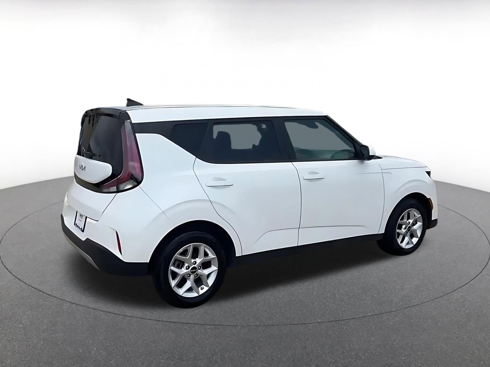 Used 2025 Kia Soul LX w/ LX Technology Package image 9