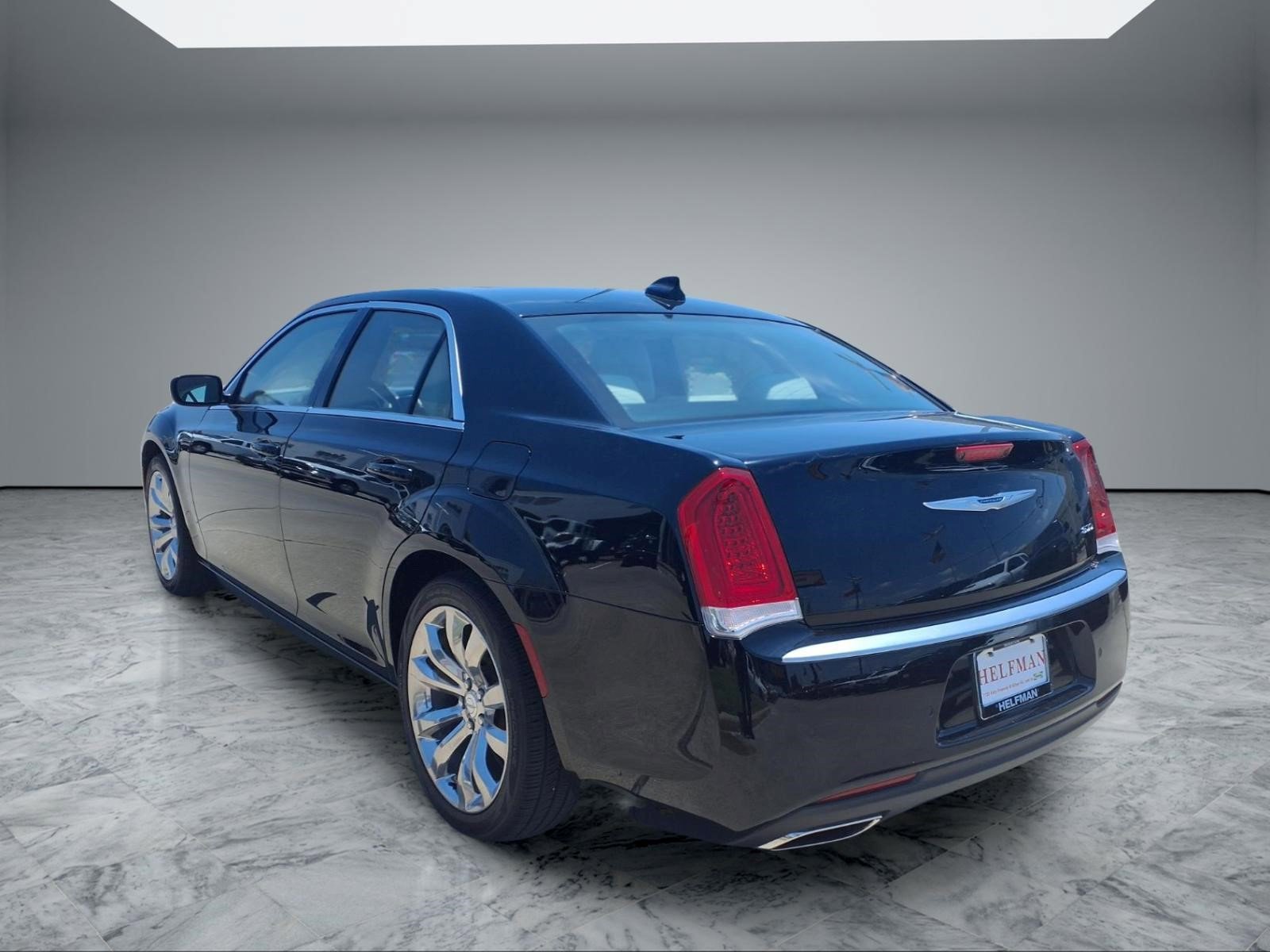 Used 2021 Chrysler 300 Touring L w/ Popular Equipment Group RWD image 5