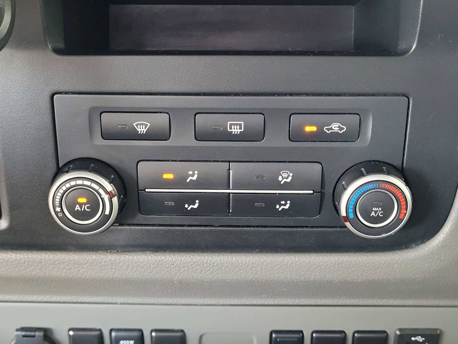 Used 2019 Nissan NV 2500 SL image 12