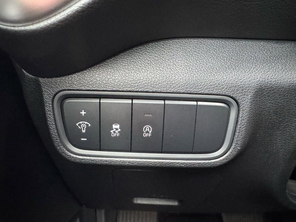 Used 2024 Kia Soul LX w/ Option Group 015 image 16