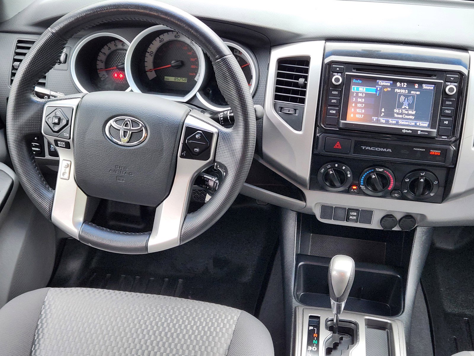 Used 2015 Toyota Tacoma PreRunner w/ SR5 Package RWD image 9