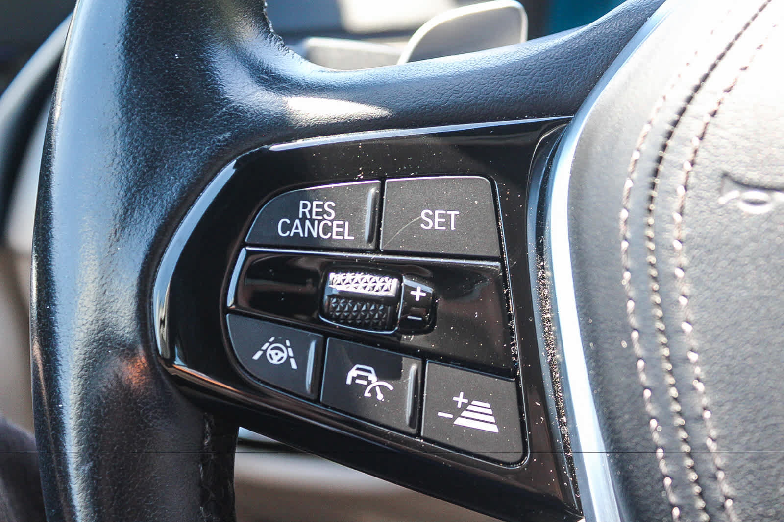 Used 2020 BMW 530e xDrive AWD/4WD image 22