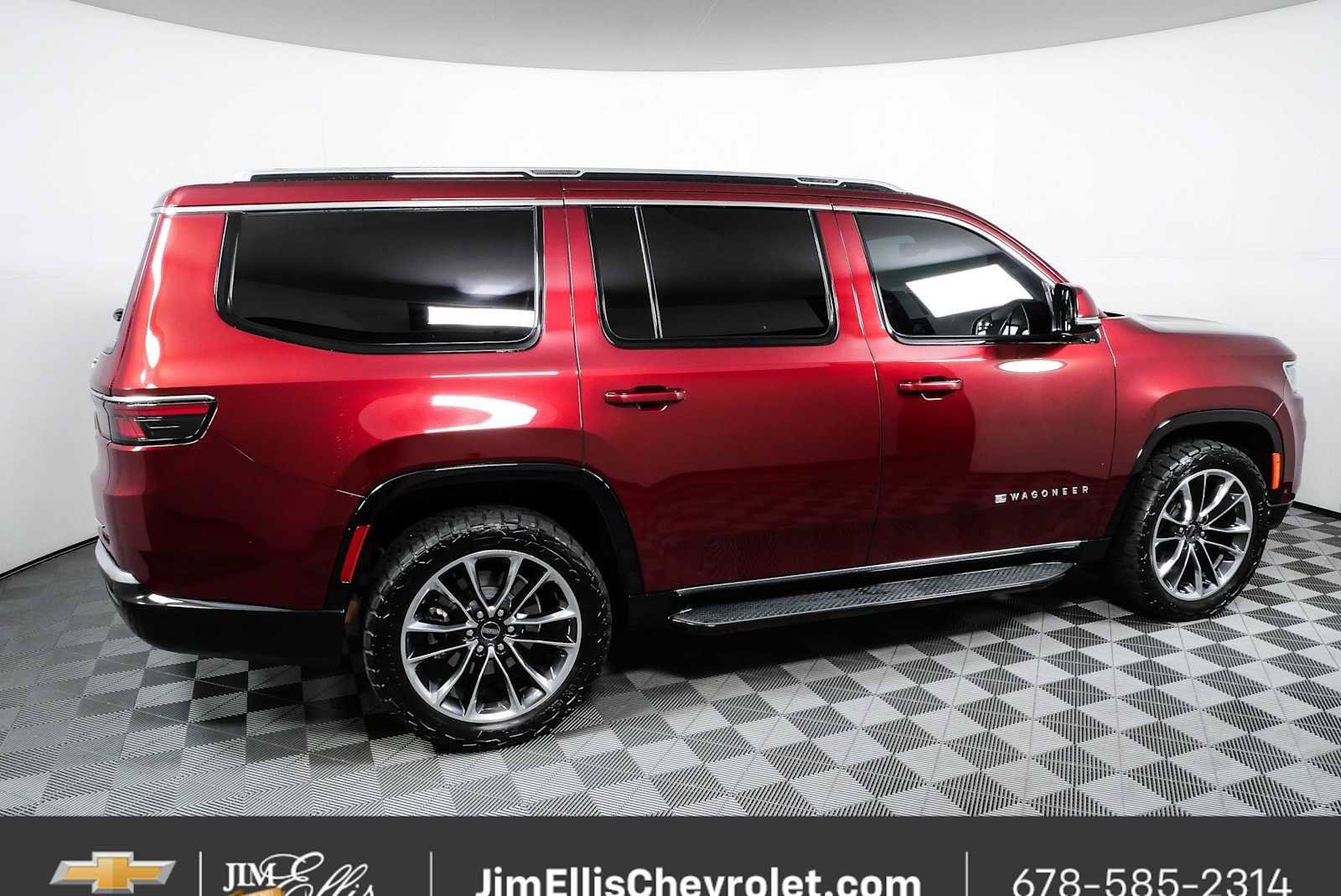 Used 2022 Jeep Wagoneer Series II w/ Premium Group I AWD/4WD image 2