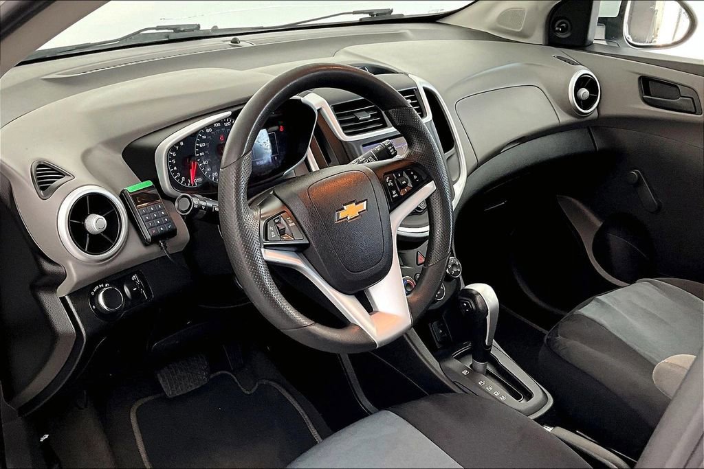 Used 2020 Chevrolet Sonic LT image 18