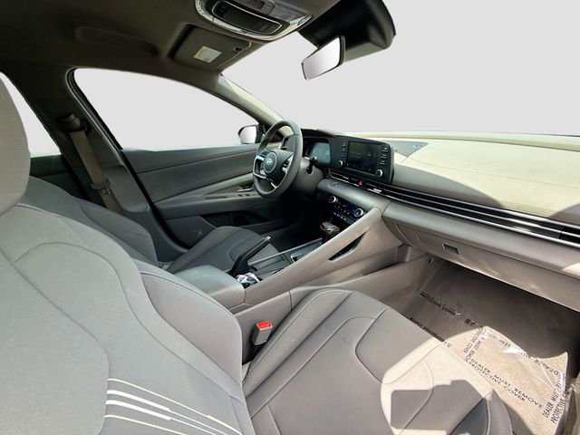 Certified 2025 Hyundai Elantra Sport FWD image 26