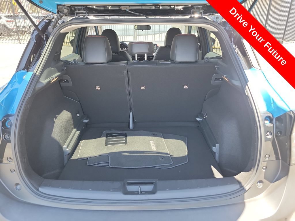 Used 2025 Nissan Kicks SR FWD image 27