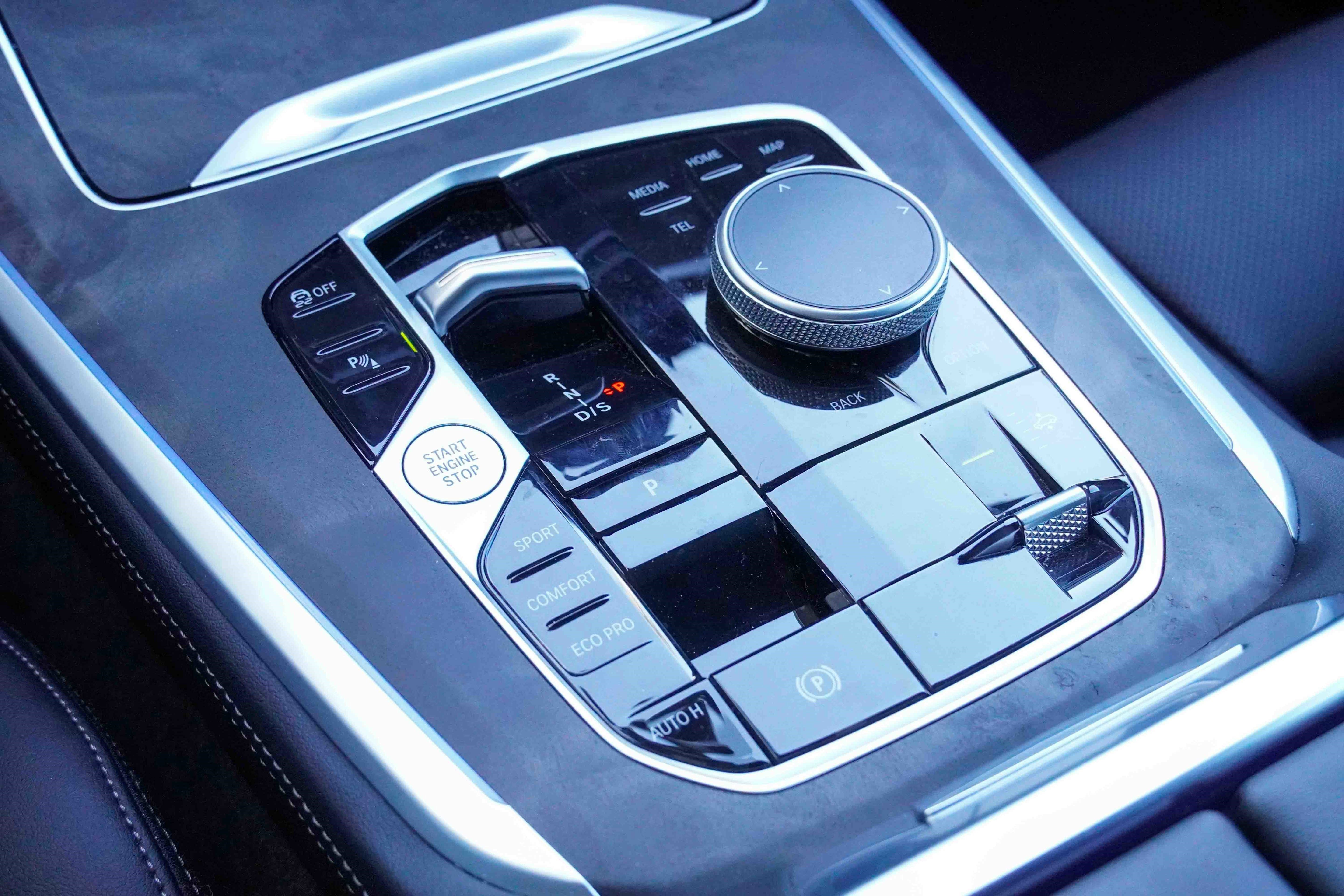 Used 2025 BMW X5 sDrive40i w/ Premium Package image 29