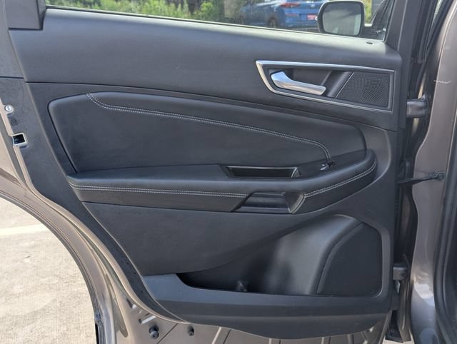 Used 2019 Ford Edge Titanium FWD image 23