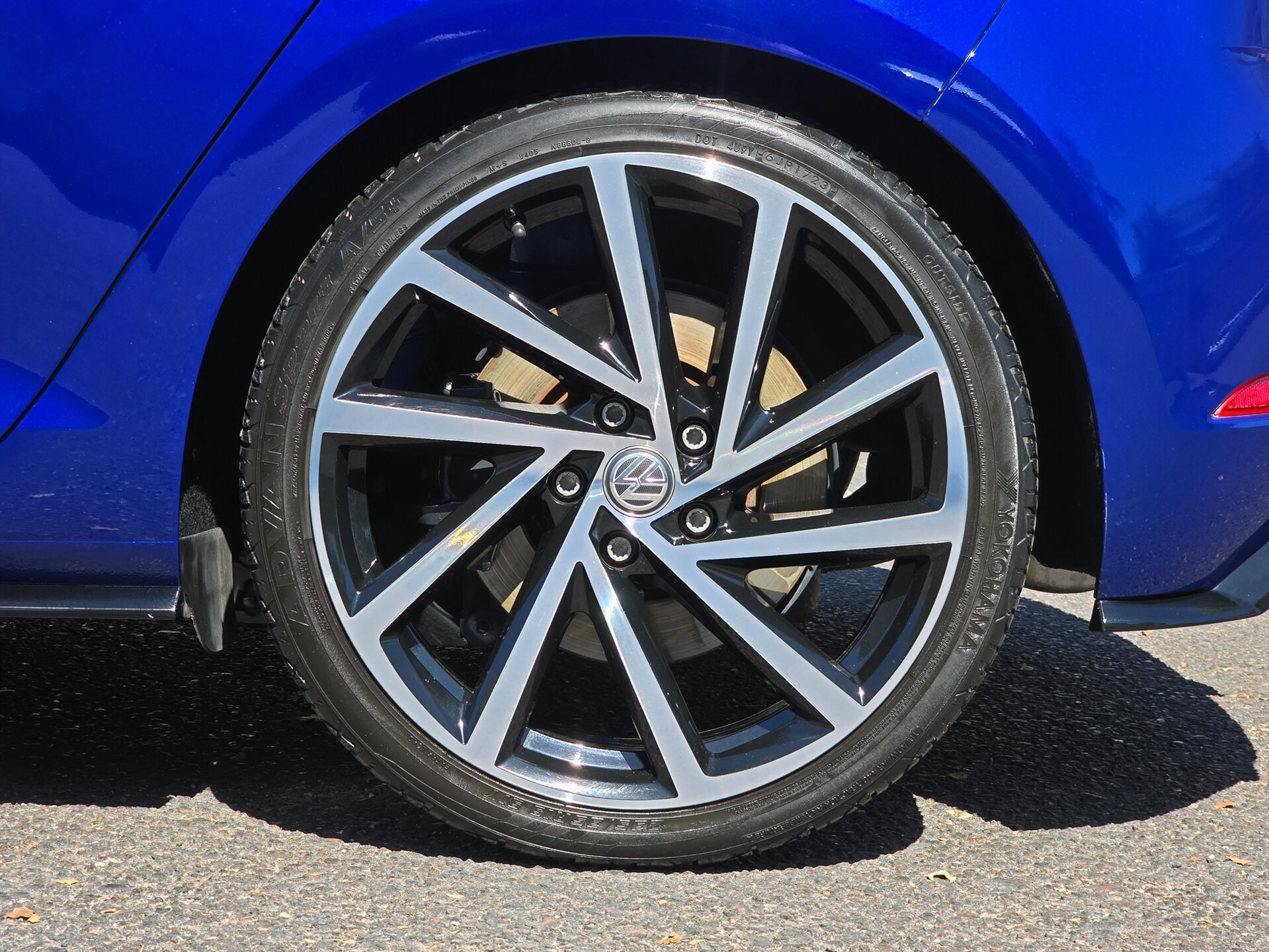 Used 2019 Volkswagen Golf R 4-Door AWD/4WD image 41