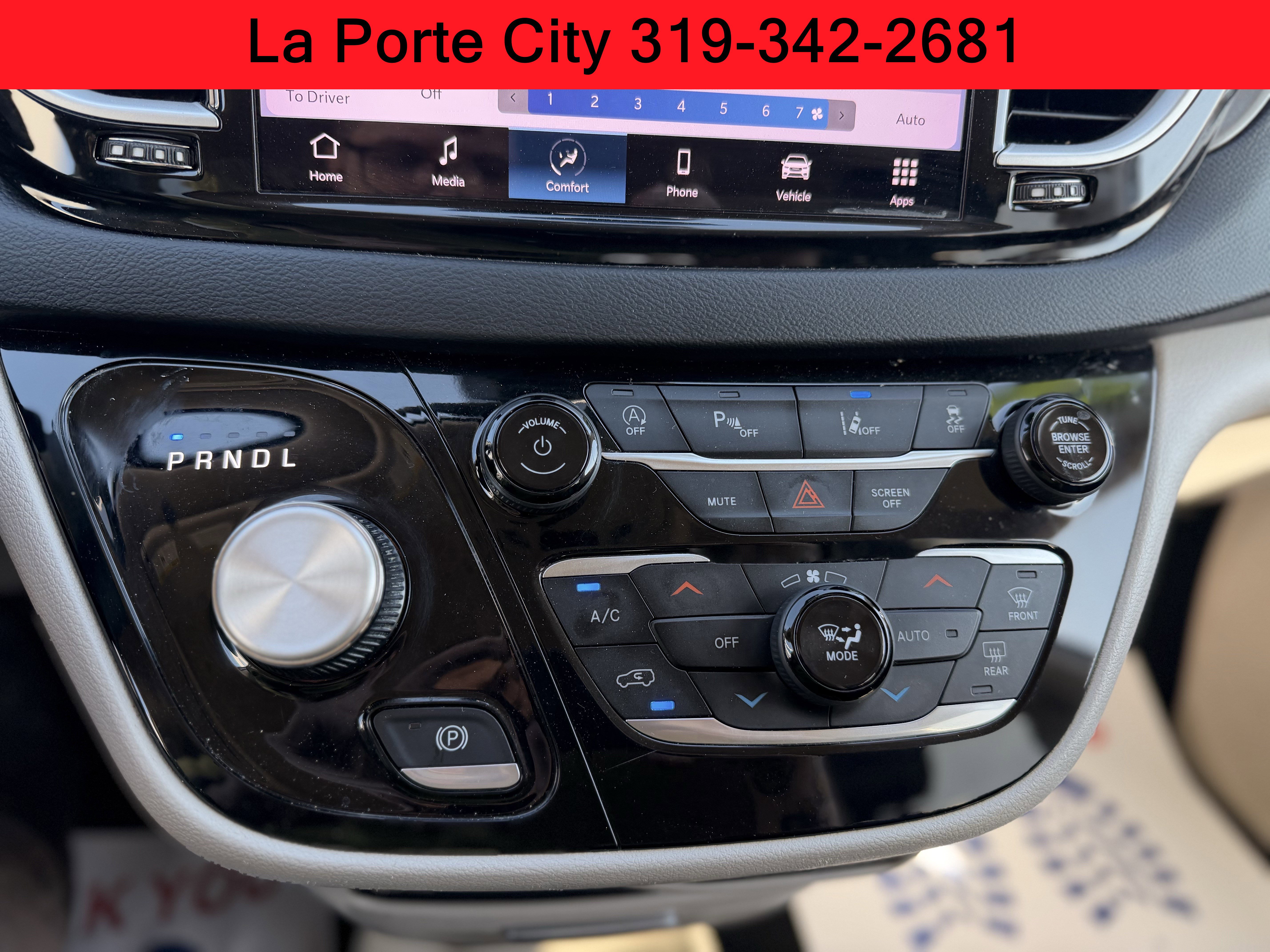 Used 2023 Chrysler Pacifica Touring-L FWD image 22