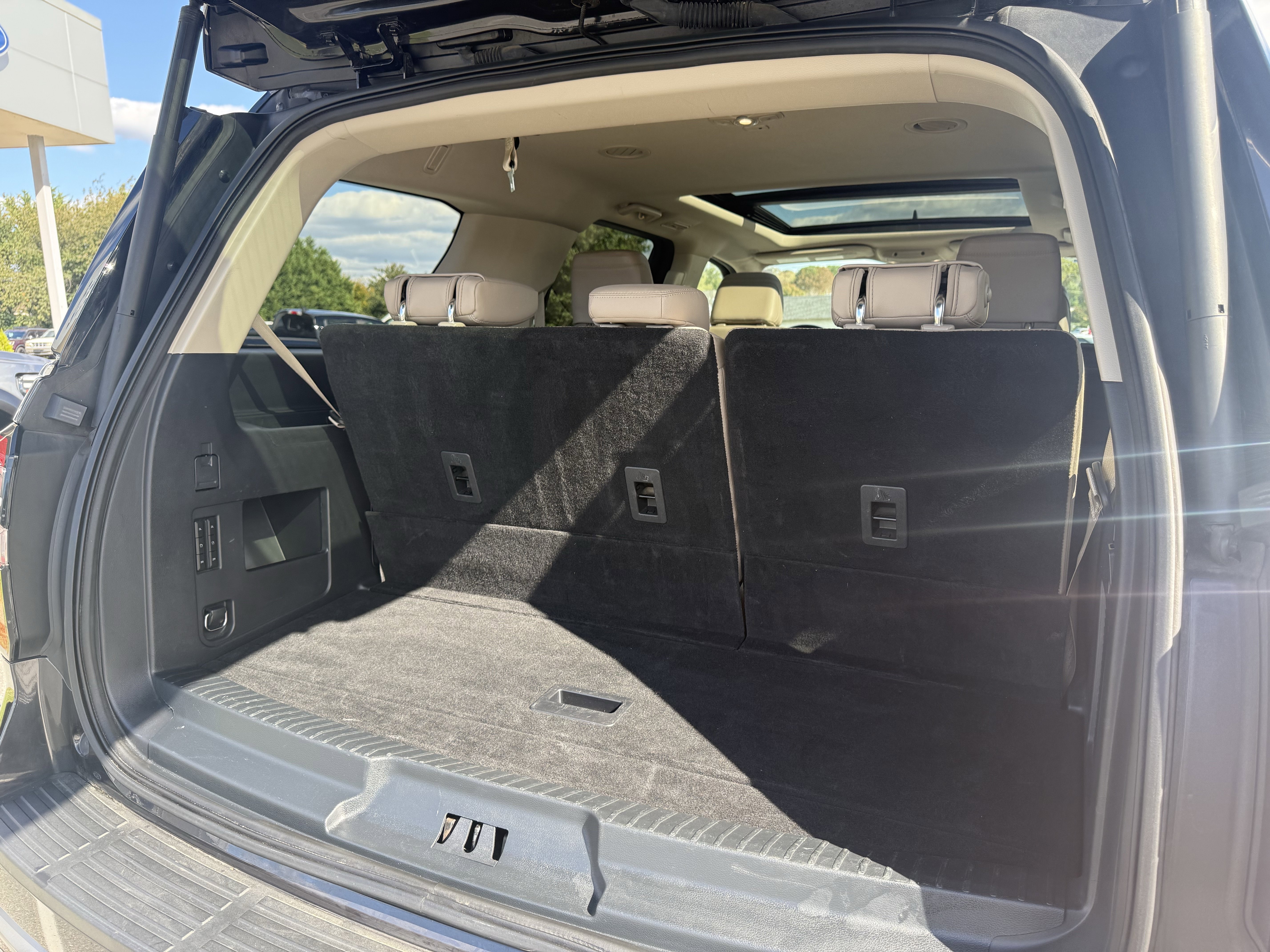 Used 2024 Ford Expedition Limited image 32