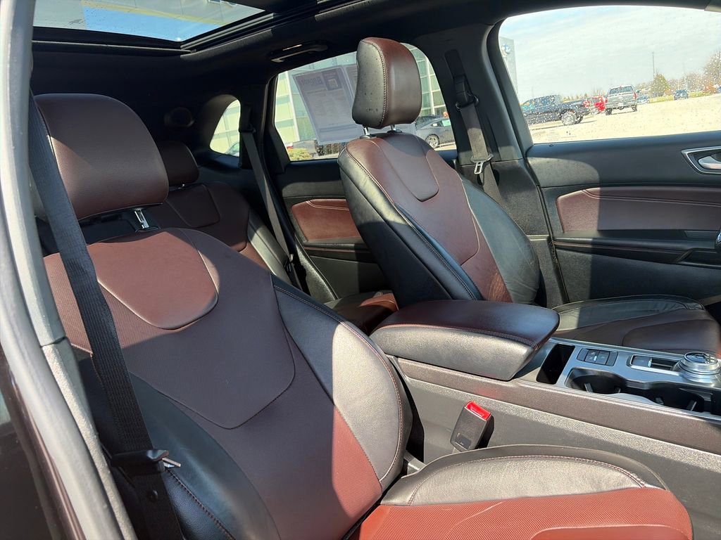 Used 2022 Ford Edge Titanium w/ Equipment Group 301A AWD/4WD image 12