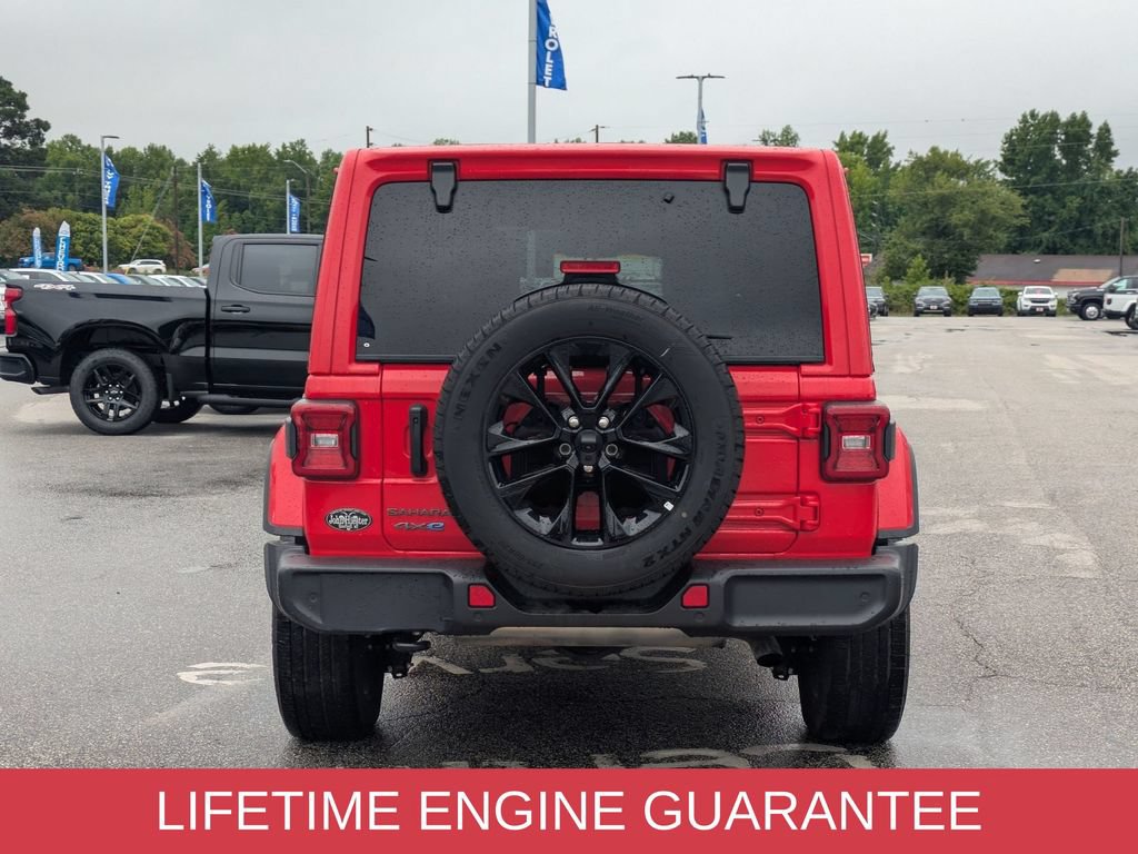 Used 2025 Jeep Wrangler Unlimited Sahara w/ Safety Group AWD/4WD image 4