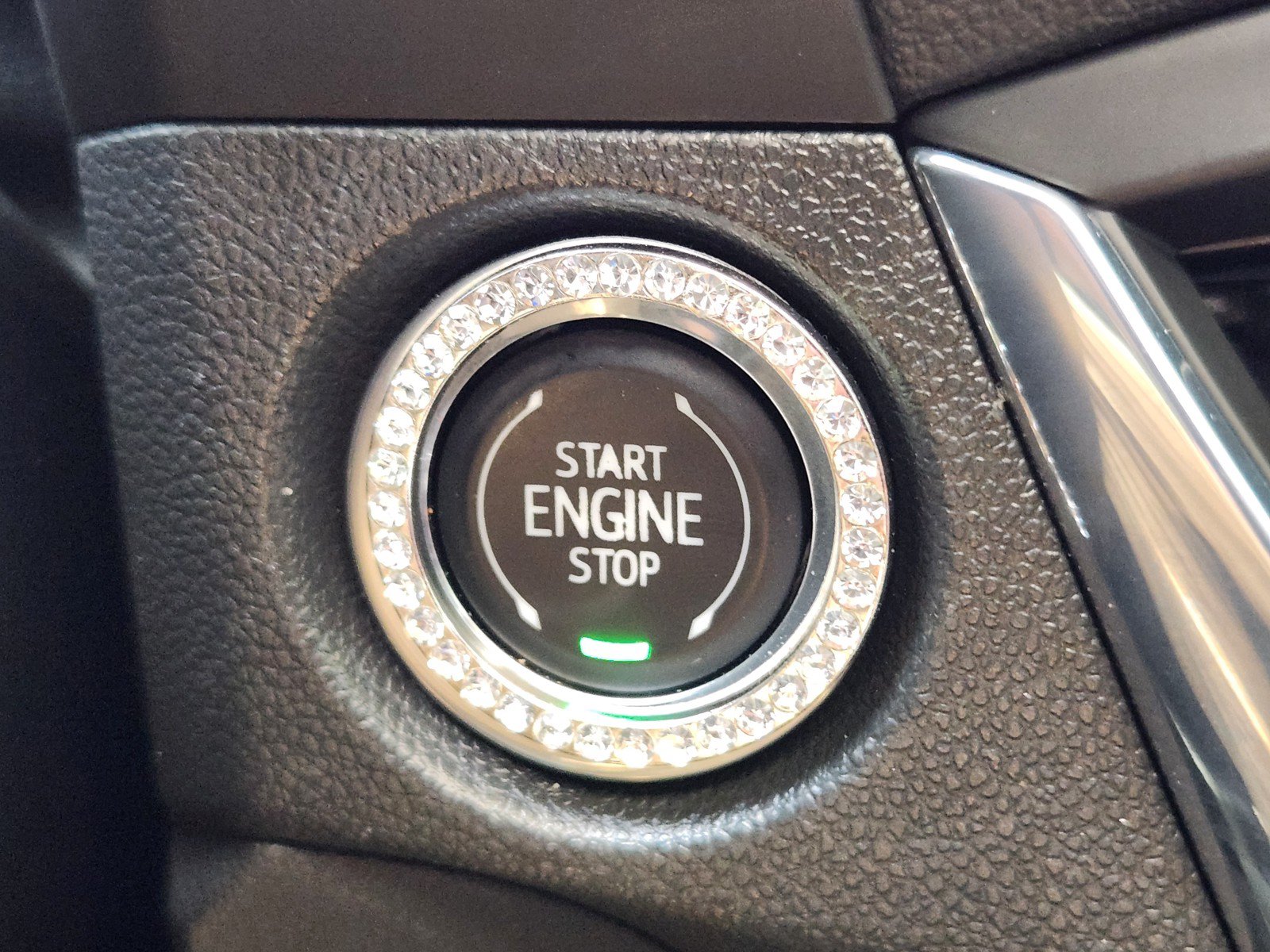 Used 2024 Buick Encore GX Avenir w/ Avenir Technology Package FWD image 18