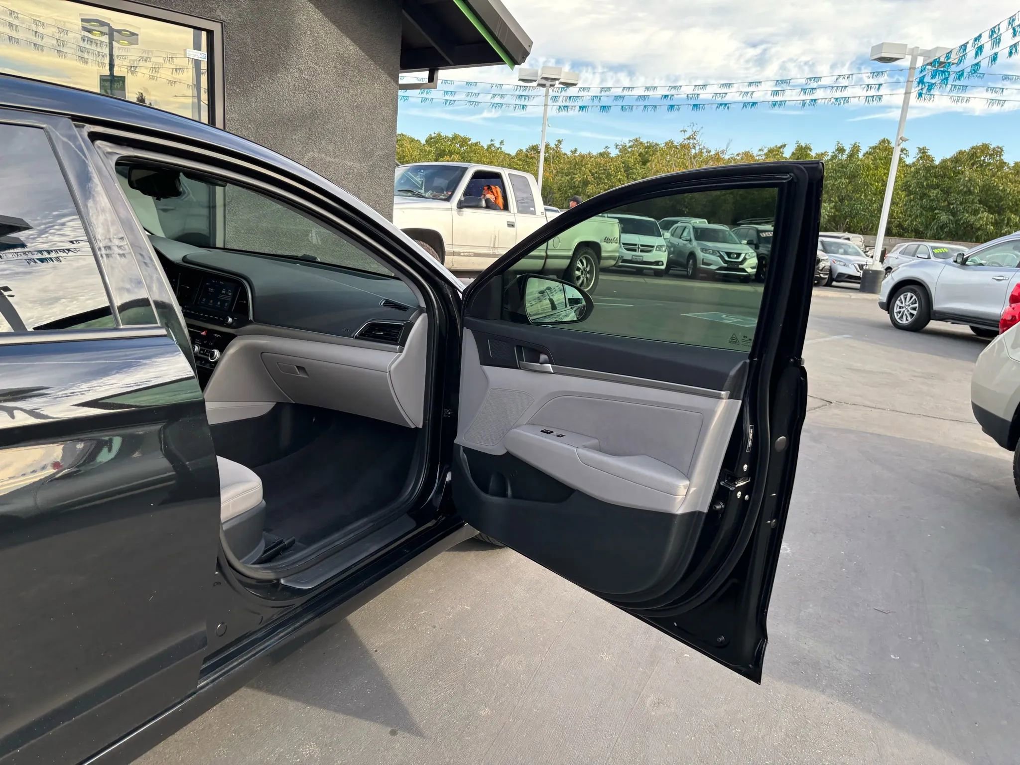 Used 2020 Hyundai Elantra Value Edition w/ Cargo Package (C1) image 7