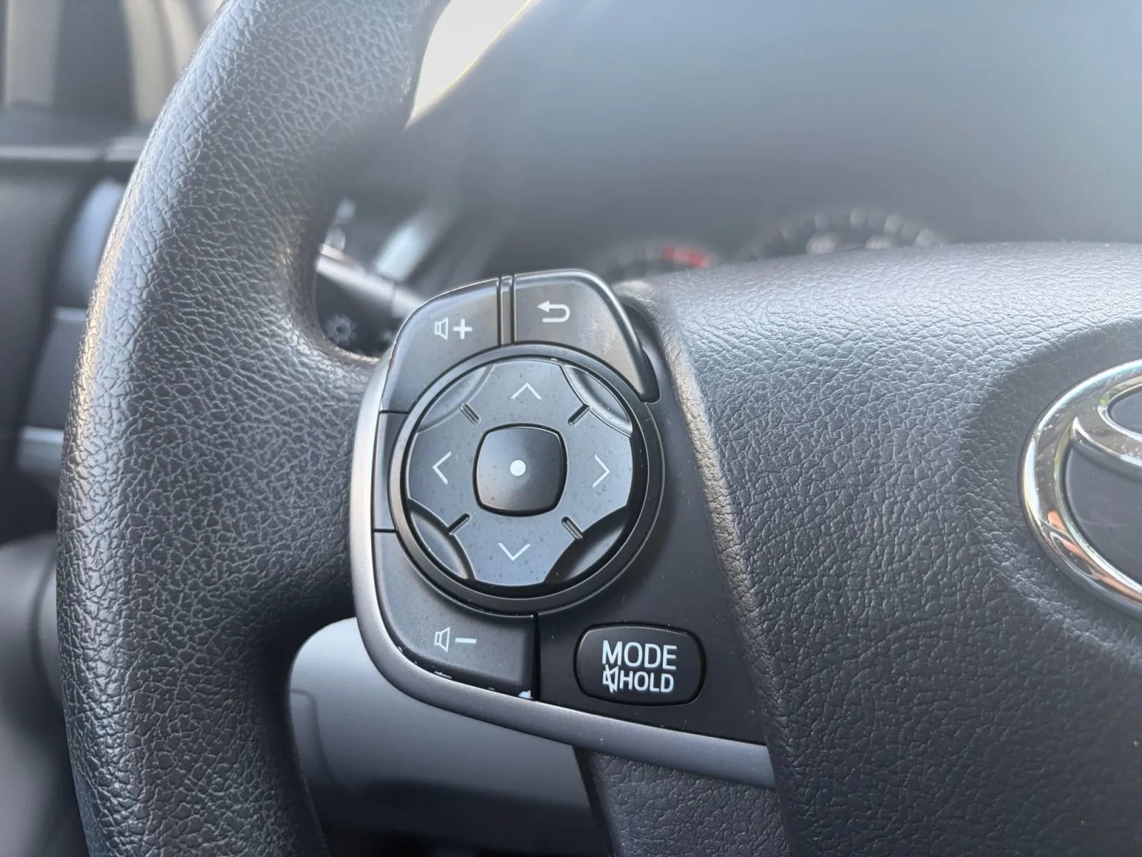 Used 2012 Toyota Camry LE FWD image 27