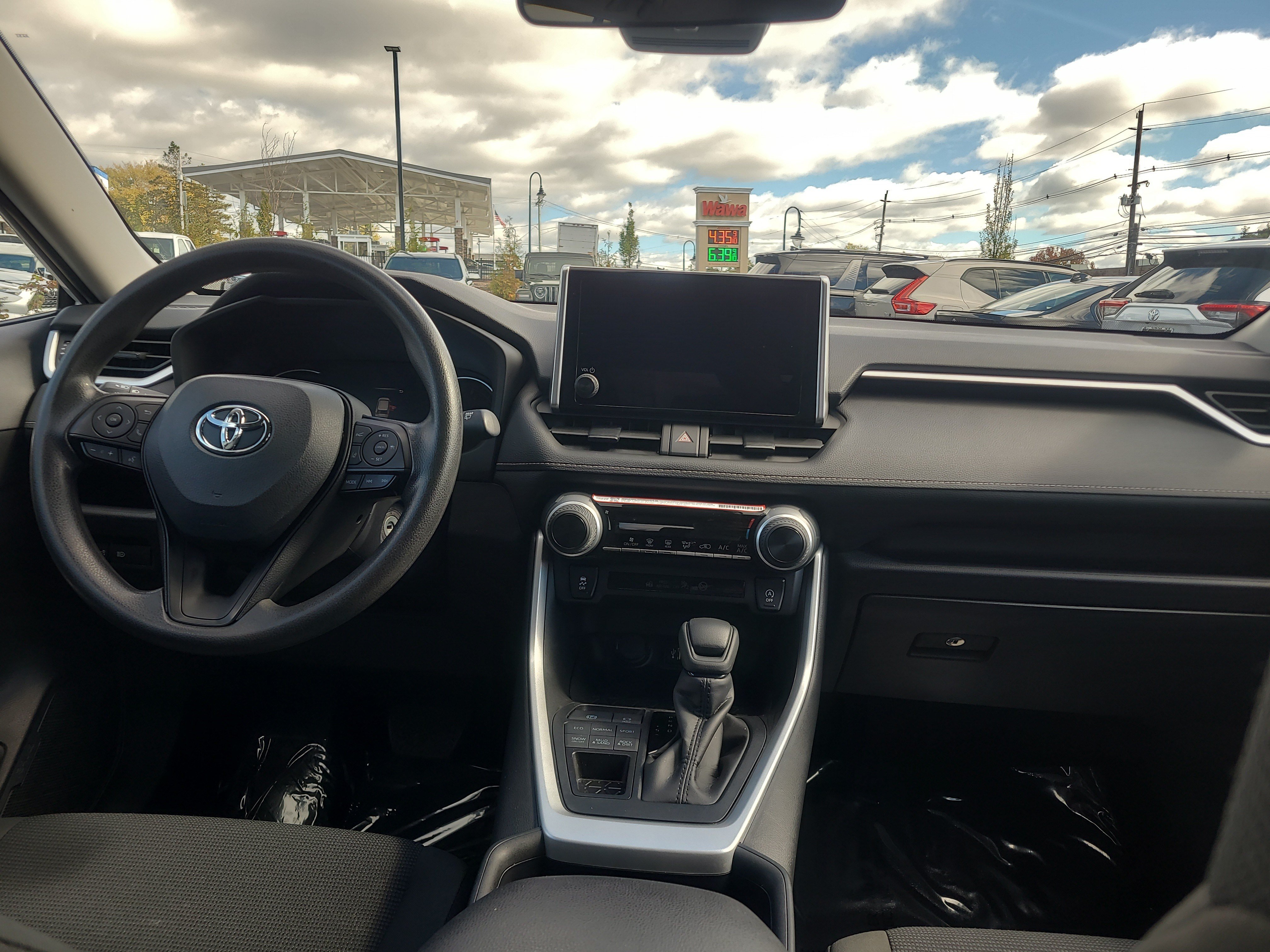 Certified 2025 Toyota RAV4 LE AWD/4WD image 18