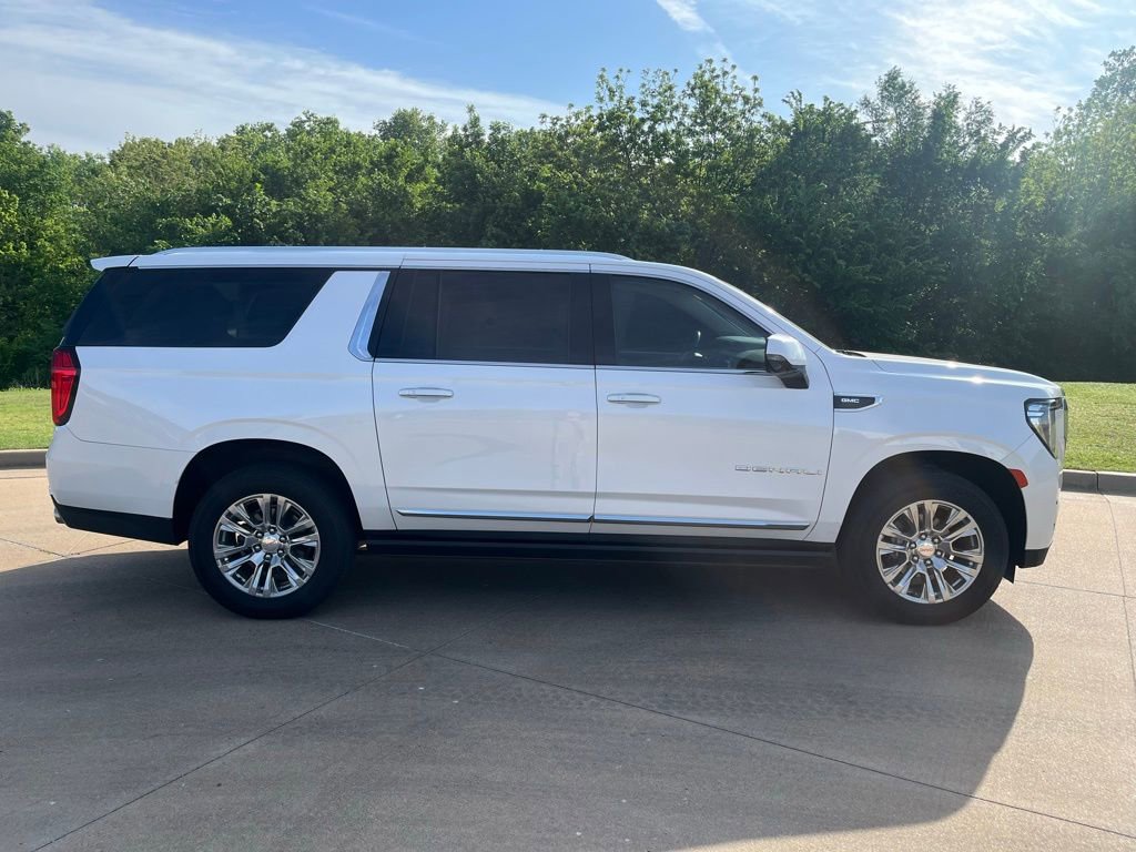 Used 2022 GMC Yukon XL Denali AWD/4WD image 6
