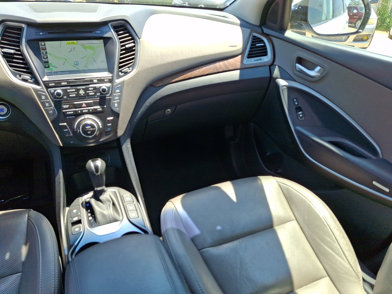 Used 2017 Hyundai Santa Fe Limited AWD/4WD image 16