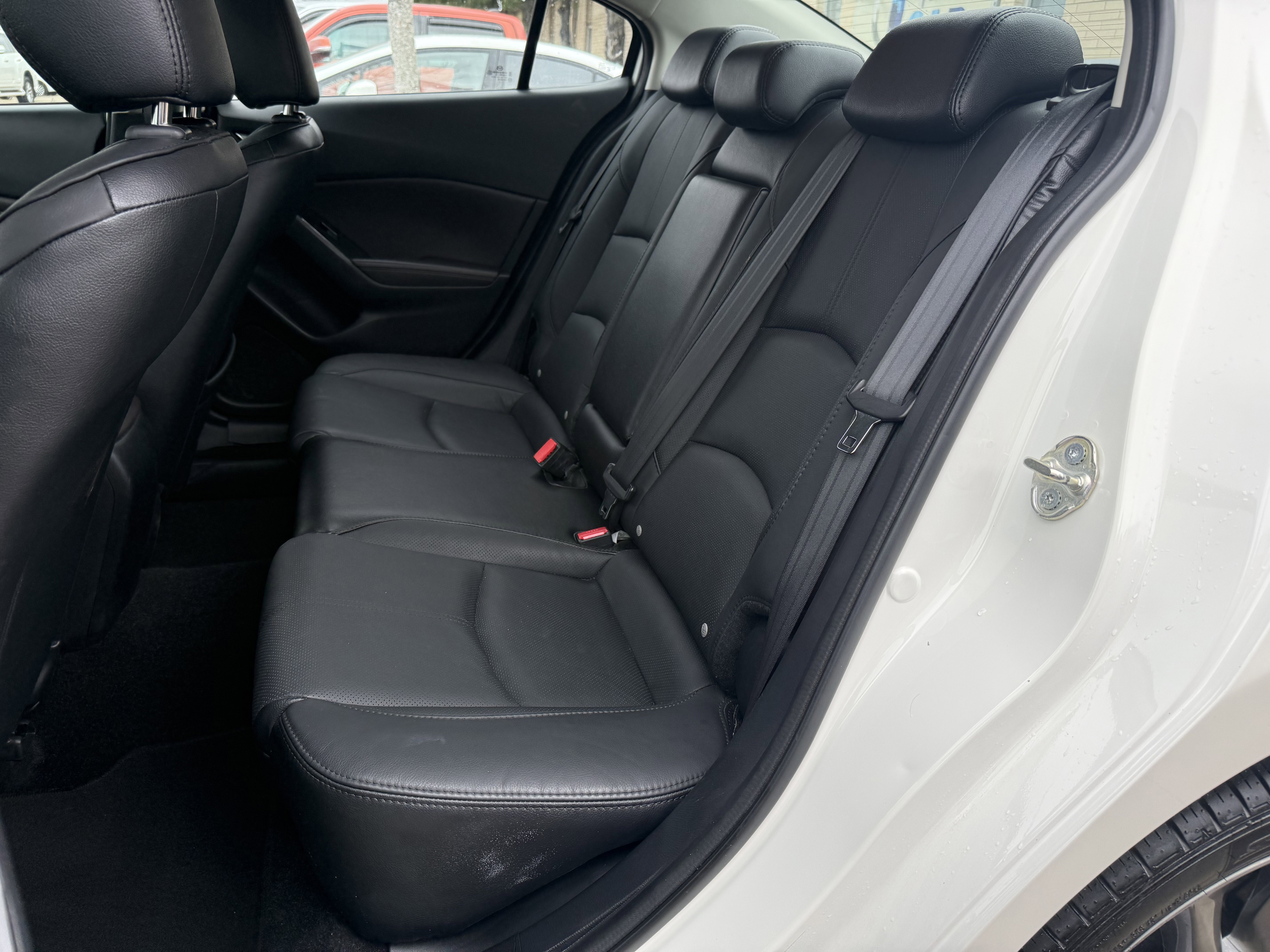 Used 2018 MAZDA MAZDA3 Grand Touring w/ Premium Equipment Package image 10