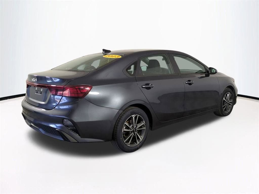 Used 2023 Kia Forte LXS FWD image 5