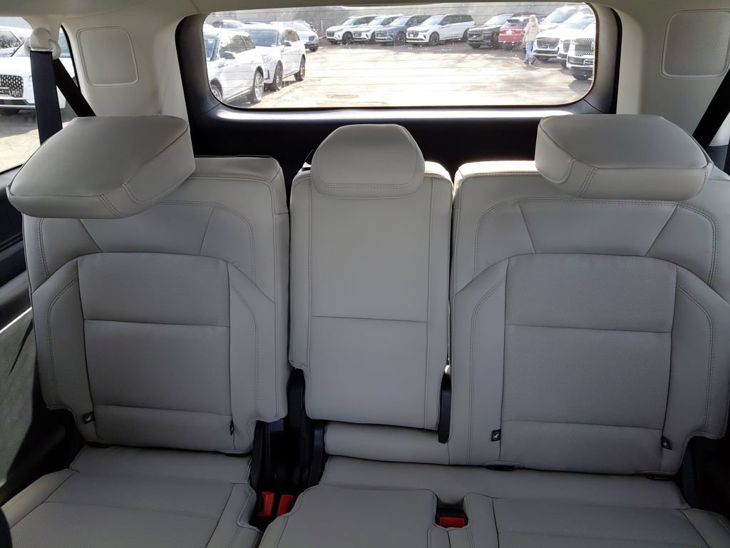 New 2026 Lincoln Navigator L Reserve AWD/4WD image 27