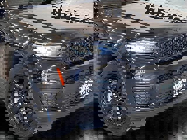 Used 2023 Jeep Grand Cherokee L Laredo image 35