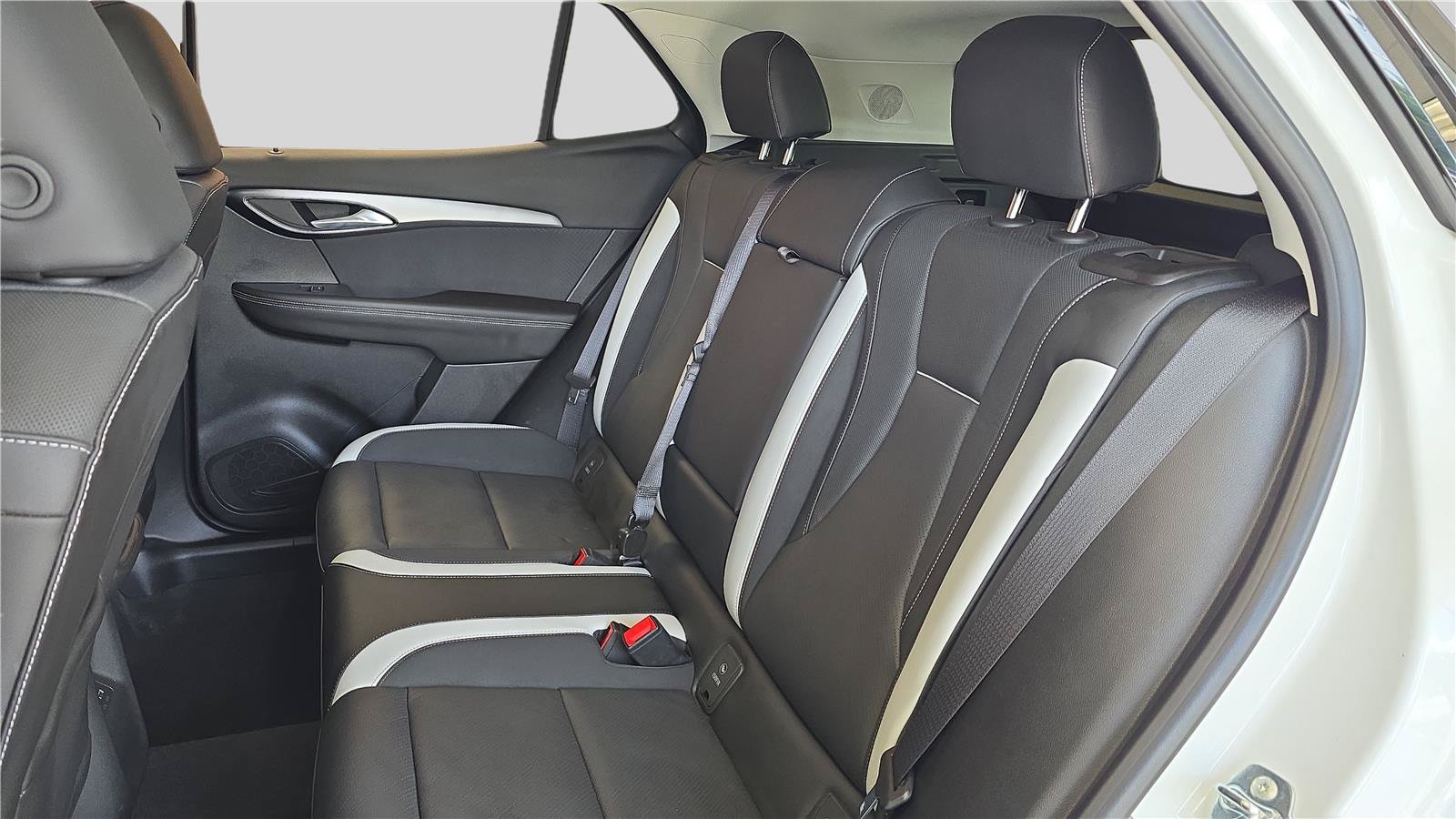 Used 2025 Buick Envision Sport Touring AWD/4WD image 18