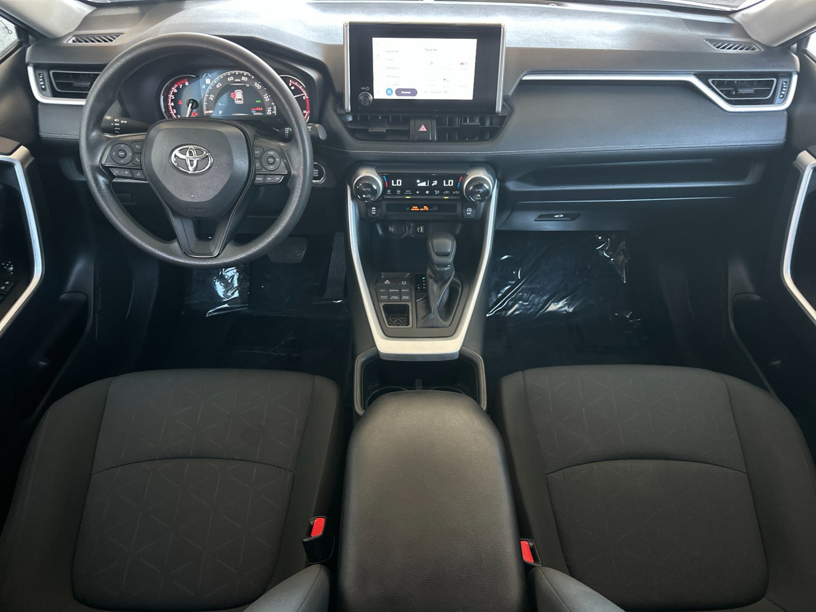Used 2025 Toyota RAV4 XLE AWD/4WD image 12