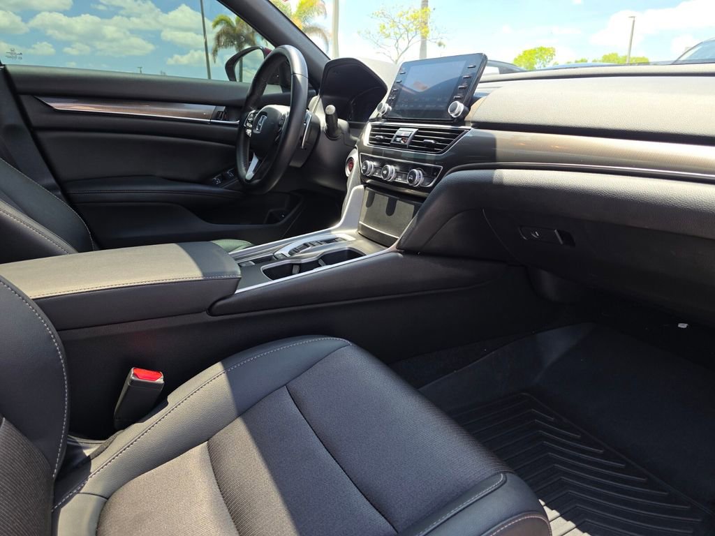 Used 2019 Honda Accord Sport image 9