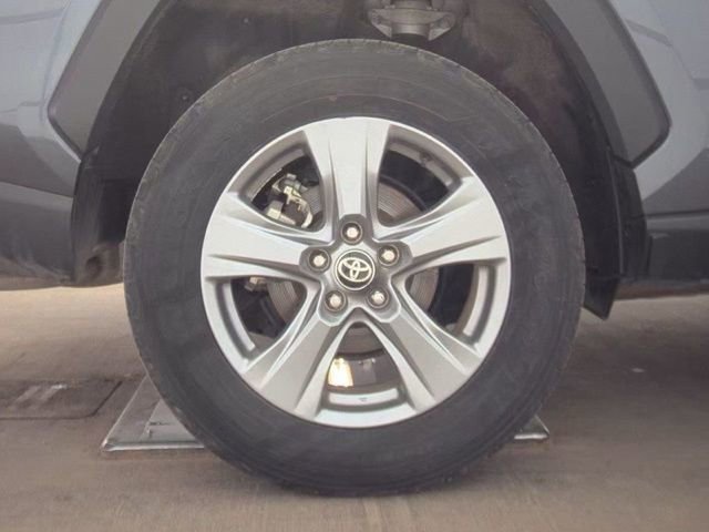 Used 2025 Toyota RAV4 XLE image 21