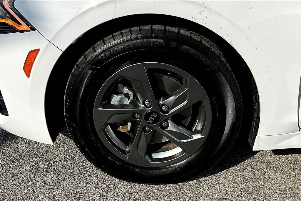 Used 2021 Kia K5 LXS image 12