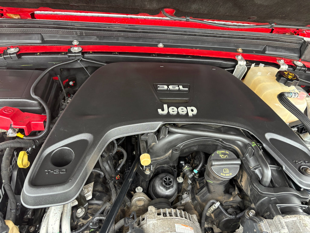 Used 2018 Jeep Wrangler Unlimited Sahara image 29