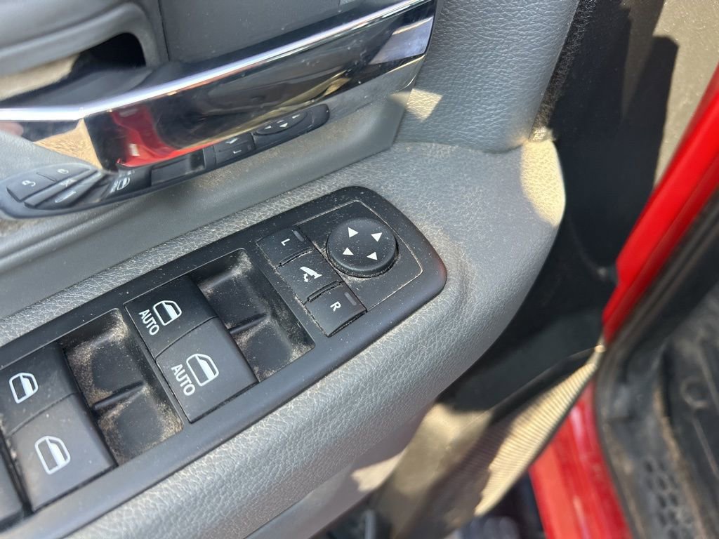 Used 2018 RAM 1500 SLT image 12