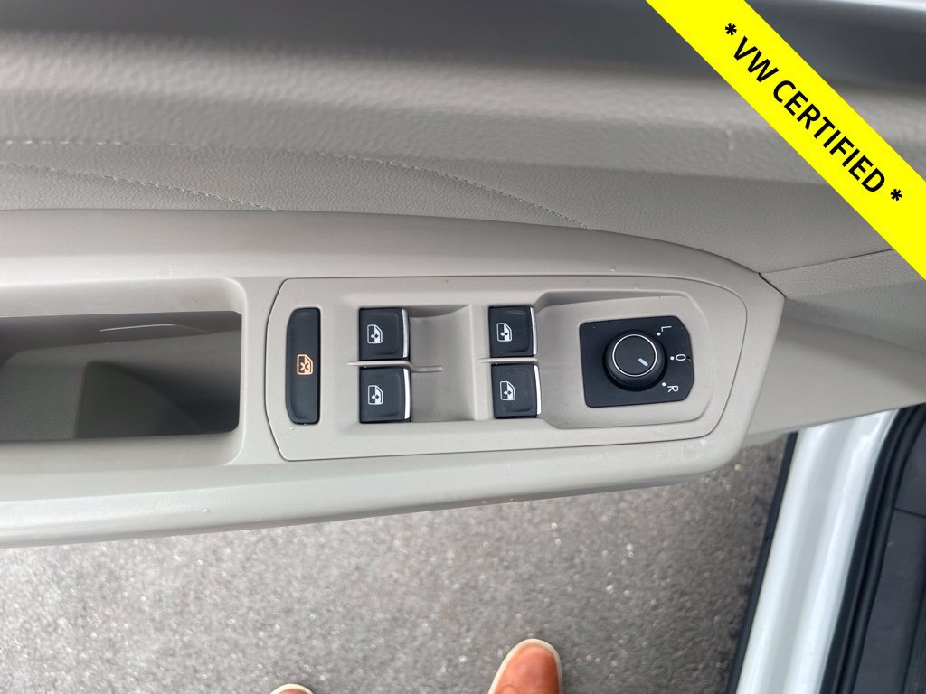 Used 2023 Volkswagen Atlas SE AWD/4WD image 16