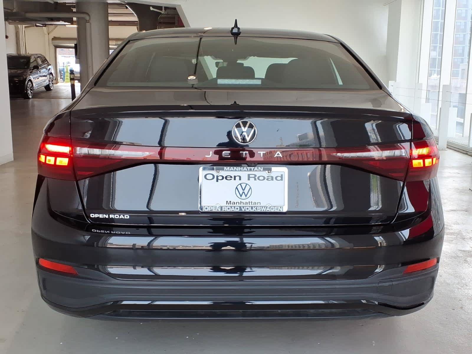 Used 2026 Volkswagen Jetta Sport FWD image 5